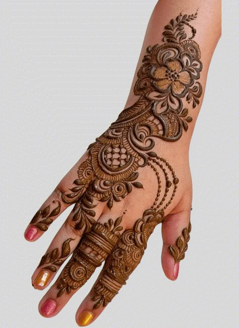 Simple Mehandi Backside, Latest Arabic Mehndi Designs Back Hand, Indo Arabic Mehendi Designs For Hands, Backside Mehendi Design, Fancy Mehndi Designs, Backhand Mehndi Designs, Floral Mehendi, Finger Designs, Arabic Mehandi