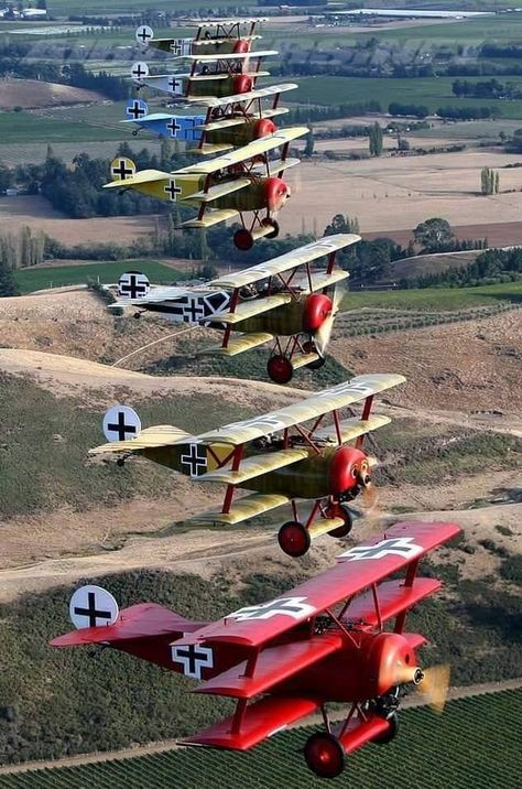 Beautiful Warbirds Ww1 Airplanes, Ww1 Planes, Luftwaffe Planes, Avion Rc, Aircraft Images, Wwii Fighter Planes, Ww1 Aircraft, Wwii Airplane, Old Planes