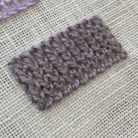 Ceylon stitch main image Ceylon Stitch, Different Types Of Embroidery, Types Of Embroidery Stitches, Christmas Stitching, Knitting Amigurumi, Upcycle Clothing, Embroidery Lessons, Embroidery Tips, Hand Embroidery Tutorial