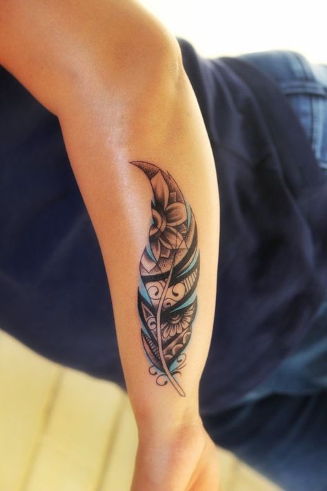 Mandala Feather Tattoo, Best Feminine Tattoos, Sunflower Tattoo Meaning, Feather Mandala, Mandala Feather, Memories Ideas, 10 Tattoo, Turtle Tattoo Designs, Native American Tattoos