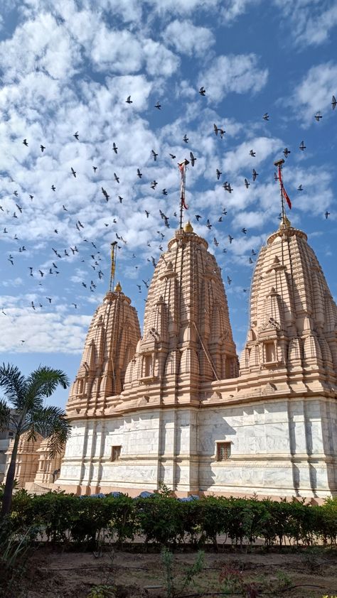 #oldMandir #mandir #temple #gujrat #gujarat India Gujarat Aesthetic, Gujarat Aesthetic, Blank Dp, India Trip, Desi Fashion Casual, South Asia, Desi Fashion, India Travel, Travel Diary