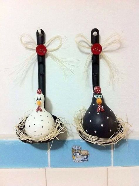 Brilliant Ideas To Repurpose Your... - Amazing Craft Ideas Amazing Craft Ideas, Newspaper Crafts Diy, Chicken Crafts, Decoupage Diy, Basket Crafts, Chicken Decor, Rope Crafts Diy, Rustic Crafts, Gourds Crafts