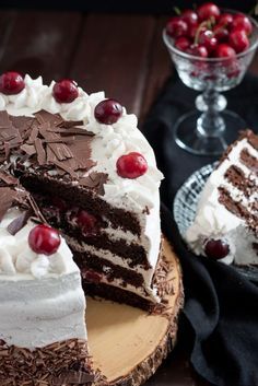 Pastry Cake Recipes, German Black Forest, Black Forest Cake Recipe, Rodjendanske Torte, Mousse Cake Recipe, Cake Recepies, White Cake Recipe, Baking Cakes, Dogs Breeds