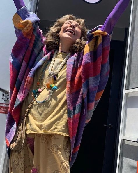 Frankie Bergstein Style, Frankie Bergstein, Art Teacher Aesthetic, Miss Frizzle, Yes Day, Manifesting 2024, Ms Frizzle, Lily Tomlin, Alice Costume