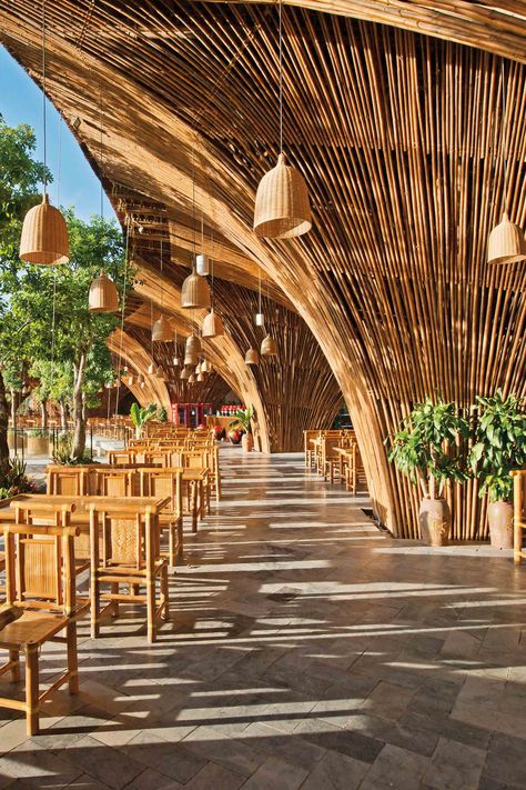 Bamboo Restaurant Ideas, Bamboo Interior Design, Bamboo Cafe, Bamboo Restaurant, Open Air Restaurant, Open Restaurant, Bamboo Building, Outdoor Restaurant Design, Resort Architecture