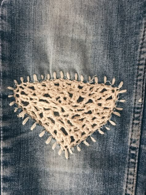 Crochet Jeans Patch, Crochet Jeans, Patched Jeans Diy, How To Patch Jeans, Embroidery Jeans Diy, Fix Clothing, Diy Denim Jacket, Lace Jeans, Denim Crafts Diy