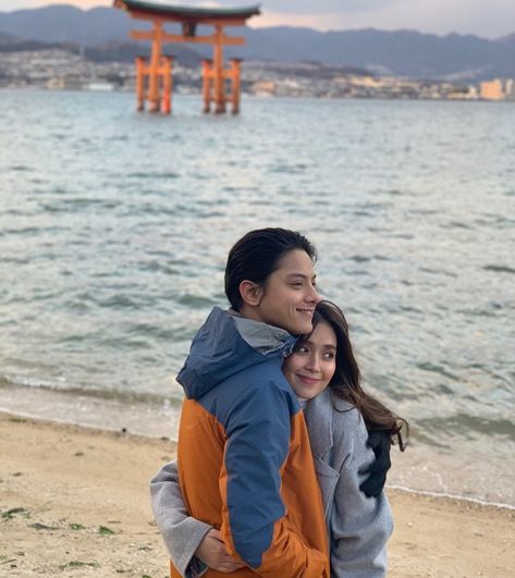 Kathniel Sweet Photos, Daniel Johns, Daniel Padilla, John Ford, Kathryn Bernardo, Blue Hearts, Couple Goals Teenagers, Couple Photography Poses, Couples In Love