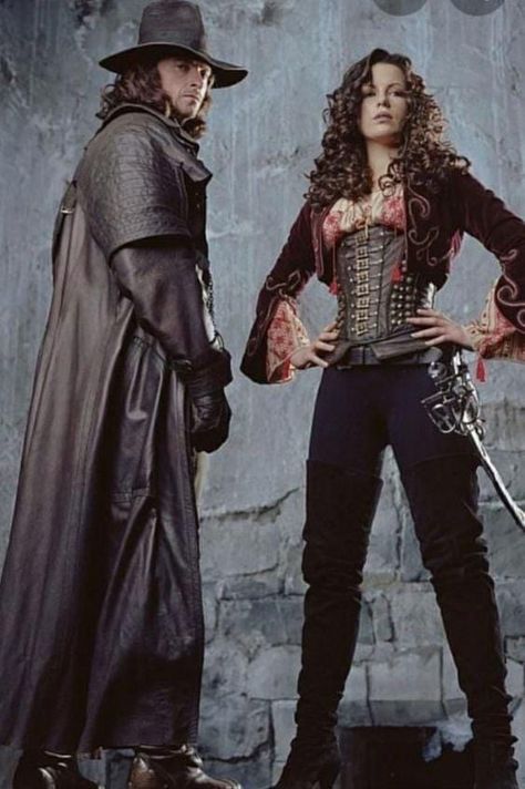 Van Helsing Halloween Costume, Van Helsing And Anna, Anna Van Helsing Costume, Can Helsing Vampires, Anna Valerious Costume, Van Helsing Outfit, Anna Van Helsing, Van Helsing Costume, Van Helsing Aesthetic