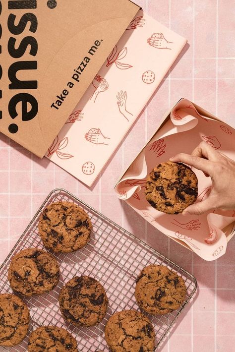 Cookie Packaging Design, Food Photography Cake, Levain Cookies, Bakery Packaging Design, Bake Sale Packaging, Packaging Design Ideas, Christmas Pastries, Cookies Branding, Baking Packaging