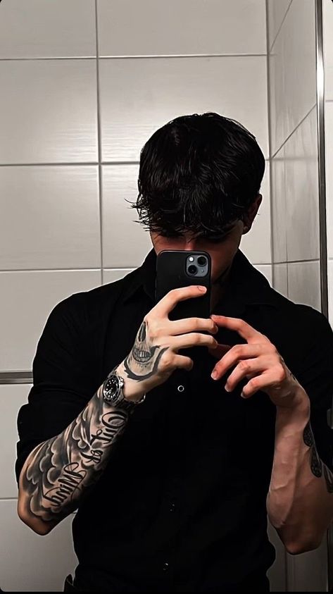 Hot Boyfriend Haircut, Boyfriend Haircut, Brown Hair Men, Black Hair Blue Eyes, Bad Boy Aesthetic, Boy Tattoos, Aesthetic Guys, Buzz Cut, Attractive Guys