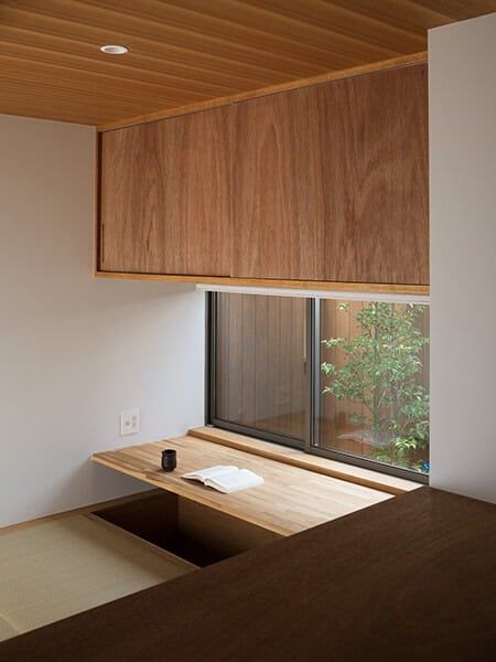 Japanese Minimalist Home, Interior Japanese Style, Modern Japanese Interior, Japan Interior, Tatami Room, Aesthetic Japanese, Japanese Home Design, Minimalist Home Office, Japanese Style House