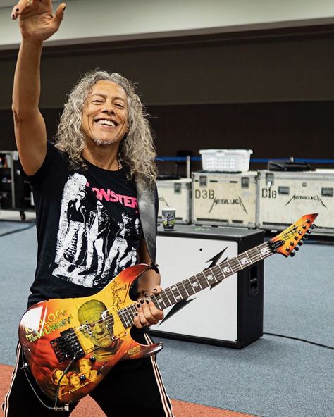 Kirk Hammett on Instagram: “Berlin!! It’s gonna be a blast !! 💥 #metinberlin #metallicafamily @metallica  A @rosshalfin  Photo 📷” Metallica Wallpapers Kirk, Metallica Kirk Hammett, Kirk Hammett Guitars, Kirk Hammett Reload Era, Metallica Band, Michael Schenker, Kirk Hammett Playing Guitar, Kirk Hammet, Famous Guitarists