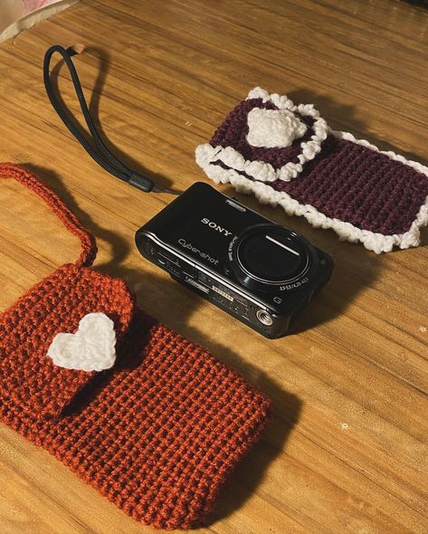 Custom crochet cases for your camera combining style and protection with love🤍 Dm for more details 🧸 #smallbusiness #handmade #crocheted Crochet Camera Case, Crochet Case, Crochet Inspo, Custom Crochet, Crochet Dog, Camera Case, Instax Mini, Secret Santa, Crochet Projects