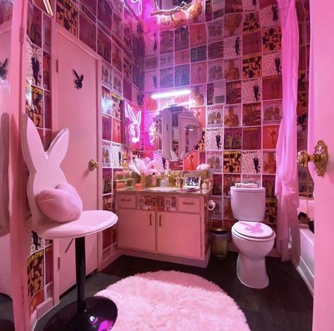 Uni Apartment, Room Finds, Y2k Bedroom, Girl Apartment, Pink Bathroom Decor, Hello Kitty Rooms, Woman Cave, Dreamy Room, Pink Bathroom