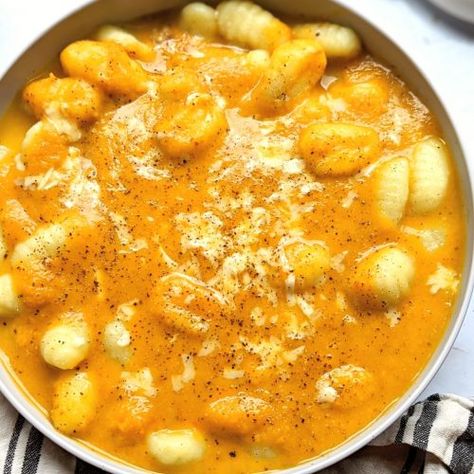 Gnocchi In Pumpkin Sauce, Gnocchi With Pumpkin Sauce, Pumpkin Gnocchi Soup, Gnocchi Recipes Vegetarian, Pumpkin Gnocchi Sauce, Fall Gnocchi, Dairy Free Sauce Recipes, Vegetarian Gnocchi Recipes, Healthy Fall Dinner