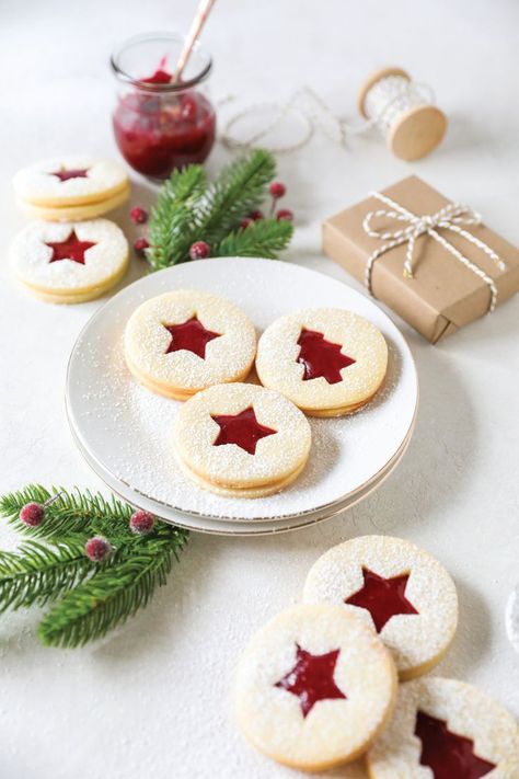 Cranberry-Filled Linzer Cookies Burn Cheesecake Photography, Cheesecake Photography, Cranberry Filling, Christmas Food Photography, Linzer Cookies Recipe, Baking Photography, Linzer Cookies, Cookie Pops, Cookie Flavors