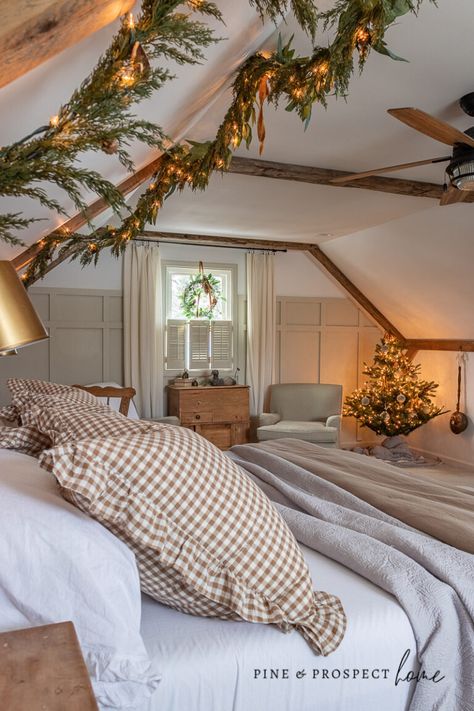 Cozy Christmas Bedroom - Pine and Prospect Home Rustic Bedroom Aesthetic, Bedroom Rustic Farmhouse, Farmhouse Rustic Bedroom, Cozy Rustic Bedroom, Attic Guest Room, English Cottage Bedroom, Farmhouse Style Bedroom, Rustic Chic Bedroom, Cozy Christmas Bedroom