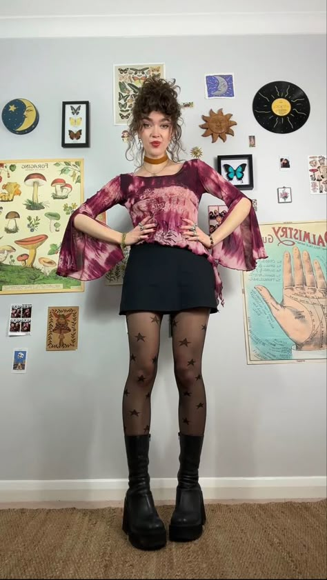 Casual 70s Inspired Outfits, 90s Fashion Whimsigoth, Whimsical 90s Outfits, Witchy 90s Outfits, Whimsigoth 90s Outfit, 2000s Artsy Fashion, Fairygoth Outfit, Colorful Whimsigoth Outfits, Witchy 90s Fashion