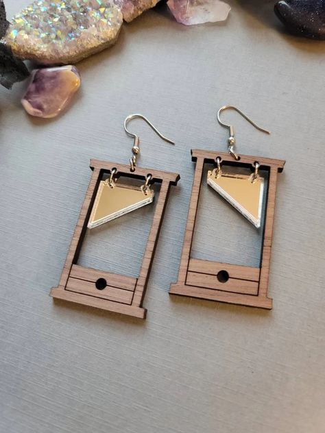 Unique Guillotine Laser Cut Wood and Silver Mirror Dangle Earrings for Halloween or Revolution Laser Cut Earrings Wood, Laser Engraved Earrings, Laser Cut Wood Earrings, Laser Cut Wood Crafts, Jewelry Hooks, Earrings Gothic, Laser Engraved Ideas, Laser Cut Jewelry, Earrings Wood