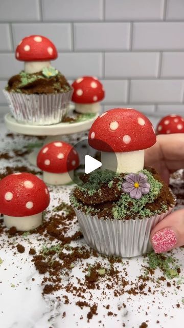 @decorelement on Instagram: "Buttercream toadstool 🍄 for decorating cupcakes or cakes 🍄🌸 👉Baker credit: @cakedbyrach ❤️ Baker tips 👇 Pipe vanilla buttercream dots around the silicone mold, freeze until set (15mins) Pipe red buttercream over the dots and marshmallow for stem, freeze again about 20min  Use to decorate cupcake or cakes . . . . . . . . . . #cakedecorating #cupcakes #cupcaketoppers #toadstool #gardentheme #gardenparty #cakeideas #cakeinspo #cakeinspiration #buttercream" Red Buttercream, Mushroom Cupcakes, Mushroom Cake, Decorating Cupcakes, Sale Ideas, Vanilla Buttercream, Bake Sale, Garden Theme, Cupcakes Decoration