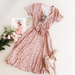 Pretty Dresses Casual, Dresses Church, Nursing Friendly, Clothing Photography, Church Outfits, Cute Summer Outfits, Denim Overalls, Dress Floral, Modest Dresses