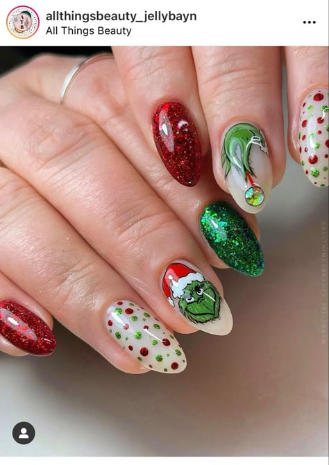 Christmas Elf Nail Art, Grinch Gel Nails, Grinch Nails Short, Grinch Themed Nails, Grinch Nails Acrylic, Grinch Inspired Nails, The Grinch Nail Art, Simple Grinch Nails, Grinch Nails Designs