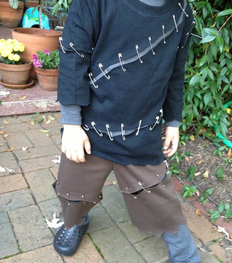 Frankenstein Costume Kids, Frankenstein Costume Diy, Easy Kids Costumes, Diy Costumes Kids Boys, Frankenstein Costume, Quick Halloween Costumes, Halloween Frankenstein, Diy Costumes Kids, Diy Halloween Costumes For Kids