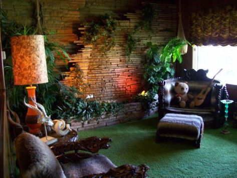 Elvis’ Jungle Room | Tiki Modern Jungle Living Room Ideas, Elvis Bedroom, Jungle Living Room Decor, Jungle Theme Rooms, Kids Jungle Room, Jungle Bedroom, Jungle Music, Indoor Water Garden, Jungle Decor