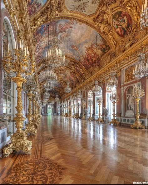 Rococo Architecture, Cozy Home Interior Design, Smart Room, Cozy Home Interior, Mirror Gallery, Castle Aesthetic, Classy Bedroom, Castles Interior, Home Decorating Ideas Living Room