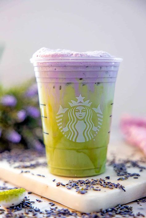 Starbucks Teas Drinks, Cold Summer Drinks, Starbucks Matcha Green Tea, Coffee Shack, Matcha Starbucks, Lavender Matcha, Summer Mocktail Recipes, Lavender Drink, Matcha Drink Recipes