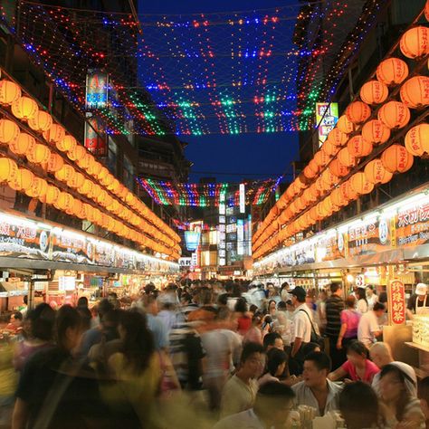 Tourism Bureau, Republic of China (Taiwan) Taiwan Night Market, Bizarre Foods, Outdoor Market, Night Market, Blog Photo, Travel Around The World, Travel Around, Places Ive Been, Taiwan