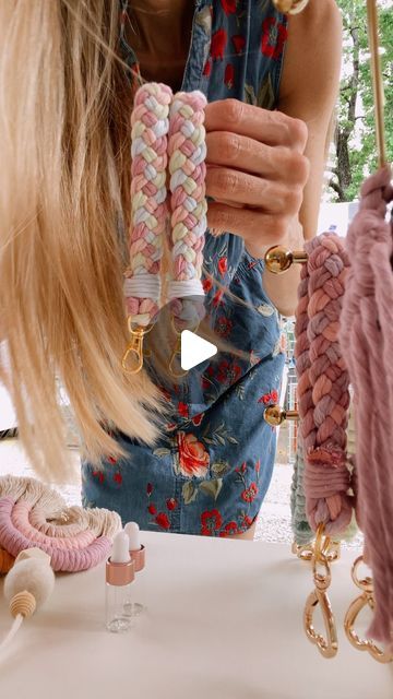 Macrame Gifts, Pola Macrame, Braid Tutorial, Macrame Tutorial, April 22, Macrame Diy, Ornaments Diy, Handmade Shop, Fiber Art