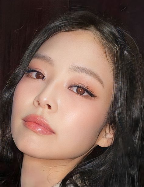 Jennie Rhinestone Makeup, Jennie Kim Eyebrows, Jennie Face Card, Jennie Eyebrows, Light Eyebrows Makeup, Kpop Eyebrows, Jennie Kim Eyes, Jennie Blackpink Makeup, Jennie Kim Makeup