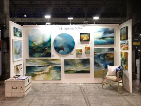 Art Exhibition Ideas Display, Art Fair Booth Display Ideas, Fair Booth Display Ideas, Art Display Ideas Exhibitions, Art Stand Display, Art Exhibition Ideas, Art Gallery Display, Art Display Panels, Art Festival Booth