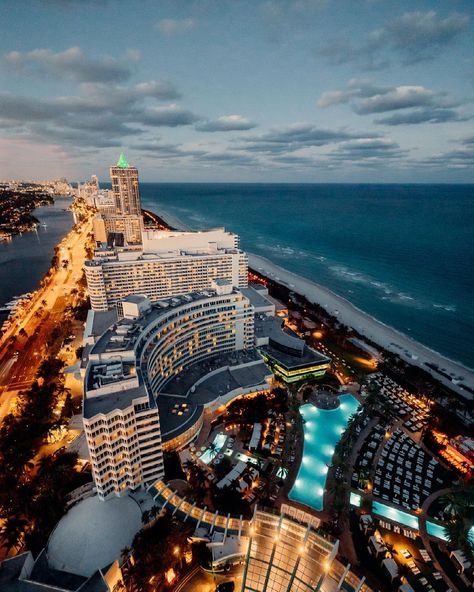 Fontainebleau Miami Beach’s Instagram profile post: “#fontainebleau shines brightly at night.” Fontainebleau Miami Beach, Fontainebleau Miami, 80s Interior Design, New York Bar, 80s Interior, Travel Box, Famous Movies, Beach View, Yosemite National