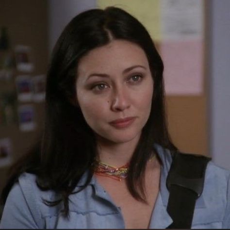 Shannen Doherty Charmed, 90s Series, Lynn Swann, Sabrina Spellman Style, Halliwell Sisters, 90s Witch, Prue Halliwell, Charmed Reboot, Charmed Tv Show