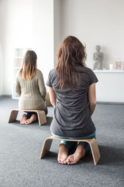 Japanese Chair, Minimalist Wood Furniture, Being Present In The Moment, Meditation Stool, Guys Room Aesthetic, Room Ideas For Men Bedroom, Tea Table Design, Meditation Bench, Wooden Benches