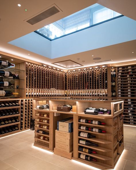 Cold Cellar Ideas, Luxury Wine Cellar, Unique Wine Cellar, Wine Cellar Closet, Spiral Wine Cellar, Wine Store Design, Wine Shop Interior, France Castle, Contemporary Wine Cellar