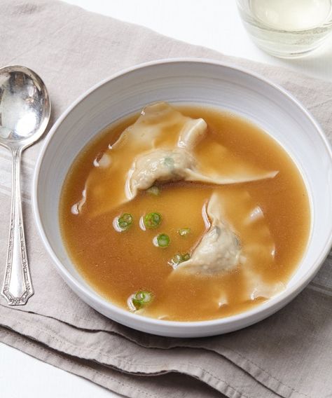 Recipe: Turkey Wonton Soup — 5 Globally Inspired Dinners Made with Ground Meat Turkey Wontons, Ground Meat Dinners, Wonton Filling, Pork And Shrimp, Wonton Soup Recipe, Cauliflowers, Soup And Stew Recipes, Wonton Recipes, Cooking Soup