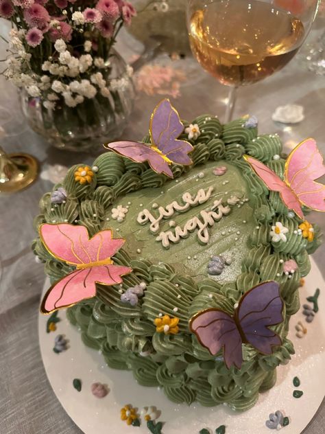 Fairy Gender Reveal Ideas, Fairy Grunge Birthday Party, Fairy Gender Reveal, Fairy Birthday Party Cake, Earthy Birthday Cake, Fairy Cake Aesthetic, Libra Fairy Cake, Fairy Cakes Aesthetic, Fantasy Birthday Cake