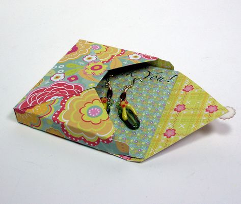 Origami Jewelry Box, Diy Jewelry Gift Box, Earring Tags, Jewelry Box Plans, Scrapbook Box, Diy Boxes, Craft Market Display, Paper Box Template, Jewellery Packaging