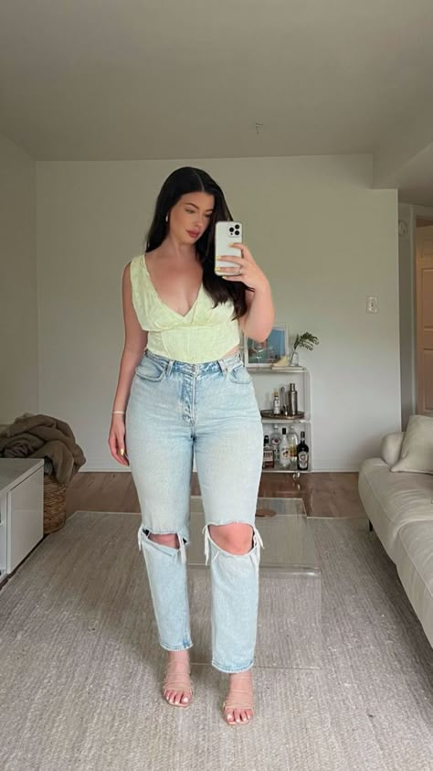 Plus Size Outfit Ideas 2023, Mid Size Outfit Ideas Summer, Trendy Curvy Outfits Summer, Summer Outfit Curvy 2023, Spring Fits Plus Size, Summer Fits Curvy, Medium Size Body Outfits Summer, Medium Girls Body Outfits, Outfit Ideas Big Size