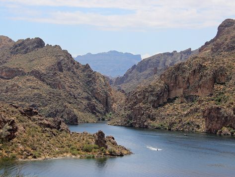 Landscape, View, Boat, Cliffs, Saguaro Lake, Arizona, Perigrine Point, Butcher Jones Hiking Trail. Moderate Hikes. Phoenix Area Hikes. Family Friendly Hikes. Pet Friendly Hikes. Hikes In Arizona, Arizona Vacation, Beautiful Desert, Arizona Hiking, Summer Hike, Refreshing Water, The Butcher, Landscape View, Scottsdale Arizona