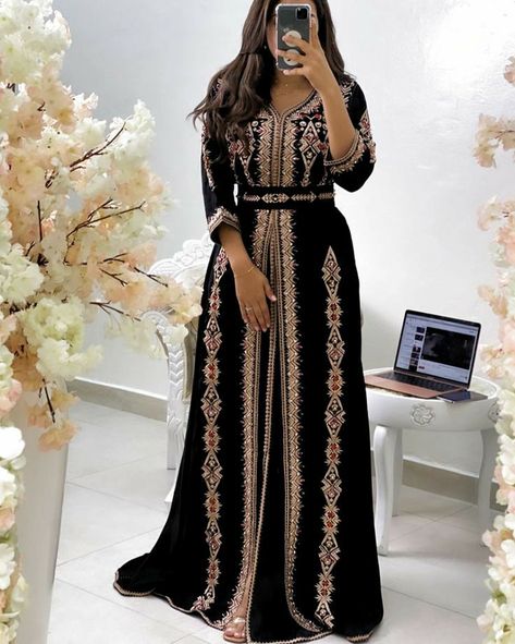 Wedding Dresses Muslim, Classy And Fab, Moroccan Kaftan Dress, Arabian Dress, Arabic Dress, Vintage Party Dresses, Long Sleeve Evening Gowns, Moroccan Fashion, Moroccan Dress