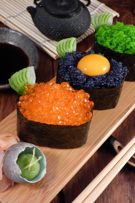 Gunkan Sushi, Sushi Hiro, Perimeter Wall, Japanese Food Photography, Thanksgiving Platter, Food Innovation, Homemade Sushi, Sushi Time, Sushi Chef