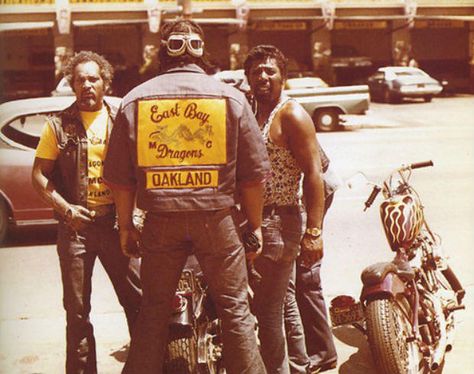 Black Bikers, Bike Gang, Old School Motorcycles, Gang Culture, Motorcycle Gang, Biker Clubs, Motorcycle Culture, Cb 750, Biker Gang