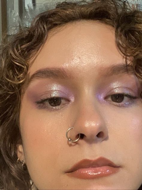 glittery glossy lilac eye makeup Birthday Party Eyeshadow Looks, Glittery Eye Makeup Aesthetic, Shiny Purple Eyeshadow, Make Up With Lilac Dress, Lilac Outfit Makeup Ideas, Purple Eye Makeup For Blue Eyes, Only Glitter Eye Makeup, Natural Lavender Makeup, Sparkles Eye Makeup