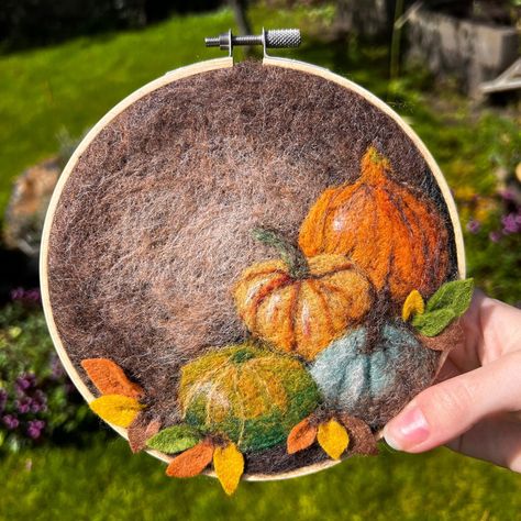 A beautiful piece to add to your Fall decor. Kit includes all components to make hoop design as shown. Size 5.5". Felted Pictures Fiber Art, Fall Needle Felting, Needle Felt Landscapes, Needle Felted Gift Ideas, Needle Felted Pictures, Easy Needle Felting Projects, Felted Scenes, Flat Felting, Felted Artwork