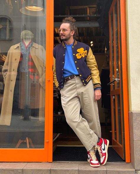 @harris_vignozzi on Instagram: "Saturday mood - vintage varsity jacket 50s - vintage Fruit sweatshirt 80s - vintage US army chino pants 60s - Nike Jordan Chicago 1 @clochard9.2 - - - - - - - - - - #streetstyle #streetstyleman #vintagestyleman #vintagestylemen #vintagestreetmen #vintagestreetwear #ootdfashion #ootdman #ootdstreet #prague #vintage #vintageshop #praguevintage #ootdmen #fruitoftheloom #workstyle #gypsystyle #varsityjacket #chinopants #nikejordan1 #militarystyle #militarysur Chino Pants Men Outfits Street Styles, Jordan 1 Chicago Outfit Men, Varsity Jacket Street Style, Jordan 1 Chicago Outfit, Fruit Sweatshirt, Varsity Jacket Outfit Mens, Jordan 1 Outfit Men, Men Street Look, Varsity Jacket Outfit