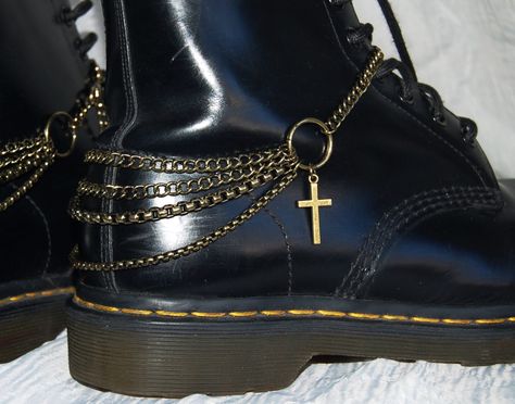 Decorated Doc Martens, Martens Style, Boot Chains, Xo Jewelry, Boot Bracelet, Goth Shoes, Boot Bling, Gothic Clothes, Boot Jewelry